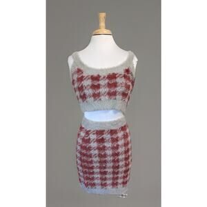 Davi & Dani NWT Red Gray Scoop Neck Top and Skirt Sweater Set Size Small Fuzzy